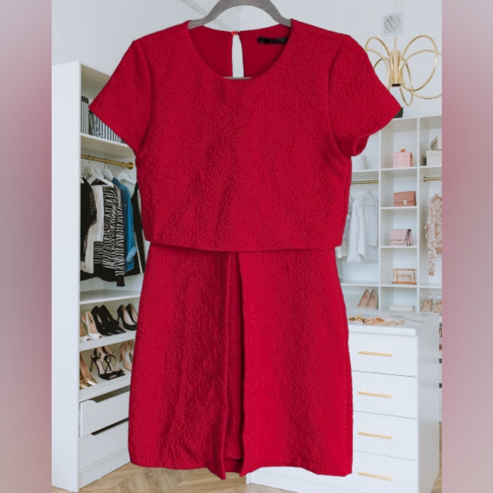 Zara TRAFALUC Red Faux Two Piece Short Sleeve Dress with Embossed‎ Stitching